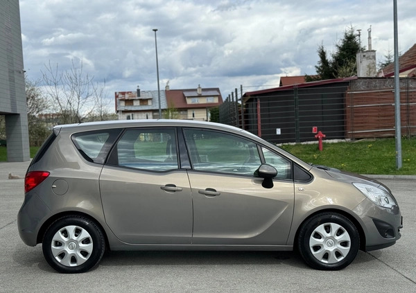 Opel Meriva cena 28900 przebieg: 97000, rok produkcji 2010 z Rzeszów małe 232